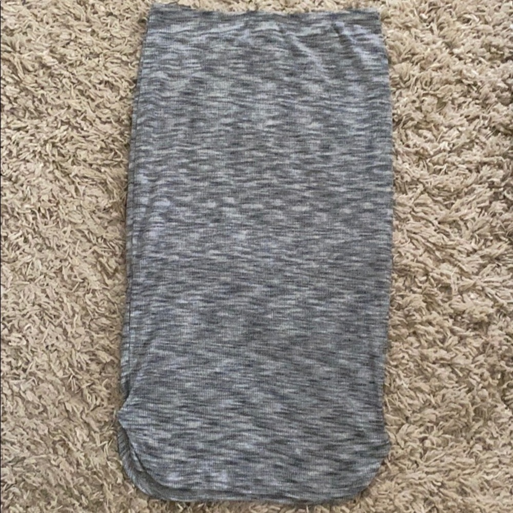 Bodycon gray skirt